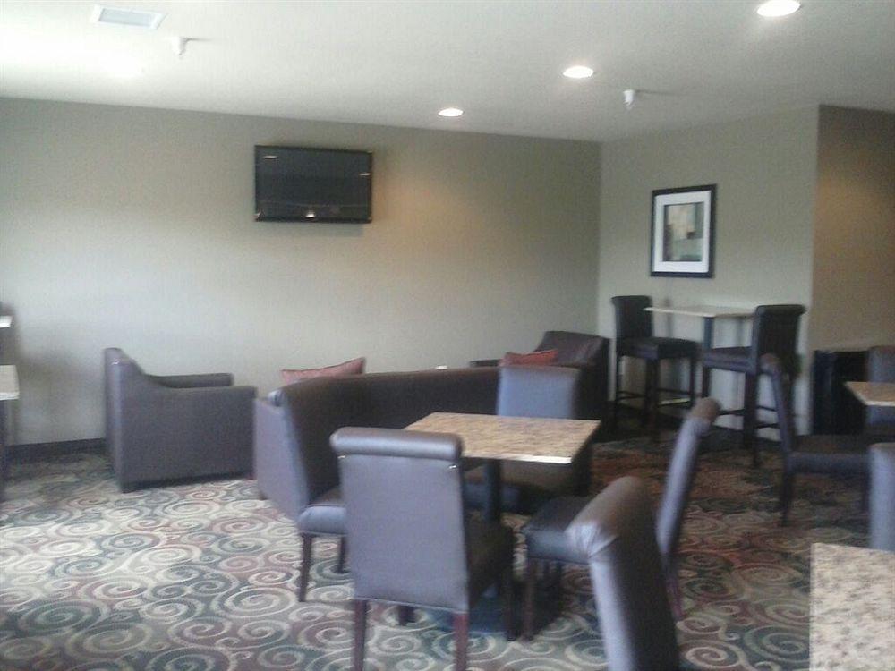 Cobblestone Inn & Suites - Avoca Exterior foto